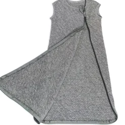 Organic Cotton Matelassé Medium Weight Wearable Blanket