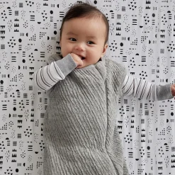 Organic Cotton Matelassé Medium Weight Wearable Blanket